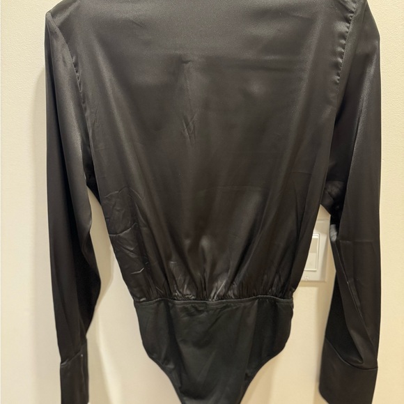 Brand:RUNAWAY: Black silk plunge neckline bodysuit SIZE:US 6 Medium - Picture 7 of 7